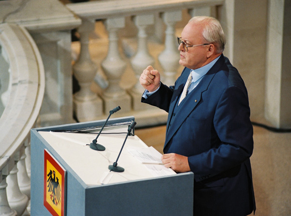 Bundespräsident Roman Herzog während seiner „Berliner Rede” (26. April 1997)